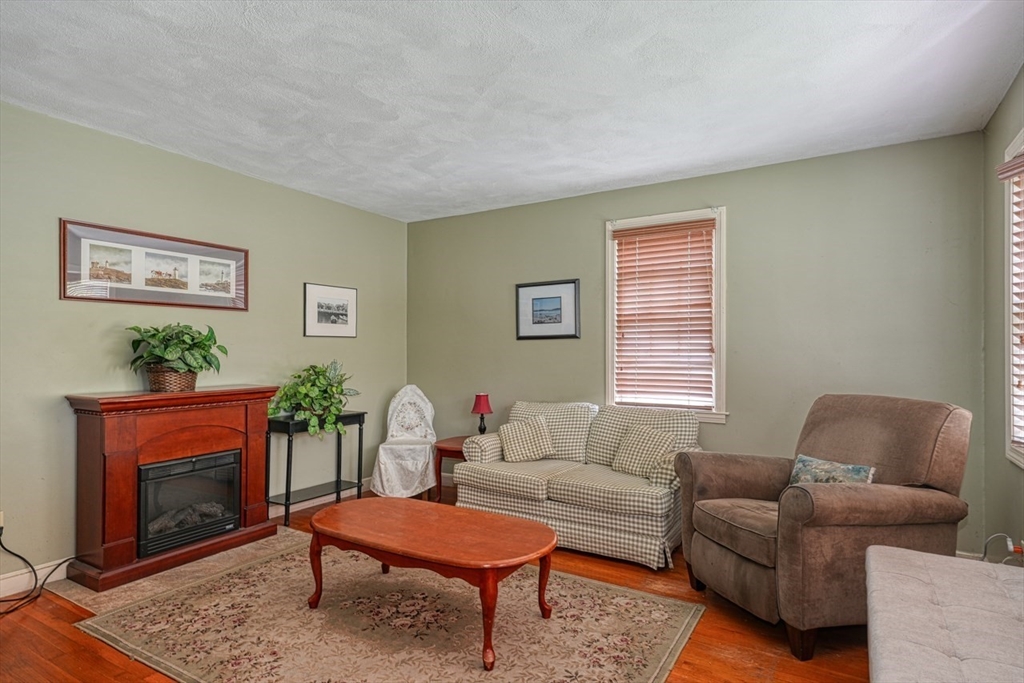 6 Ridge Road Marlborough, MA 01752 - Photo 19 of 35 Gallery Image 19