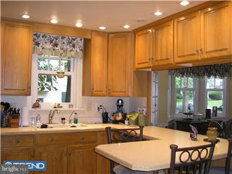 359 Hewett Road Wyncote, PA 19095 - Photo 2 of 12 Kitchen