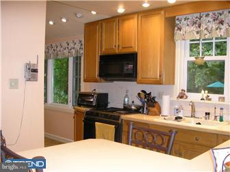 359 Hewett Road Wyncote, PA 19095 - Photo 5 of 12 Kitchen