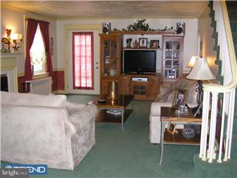 359 Hewett Road Wyncote, PA 19095 - Photo 7 of 12 Living Room