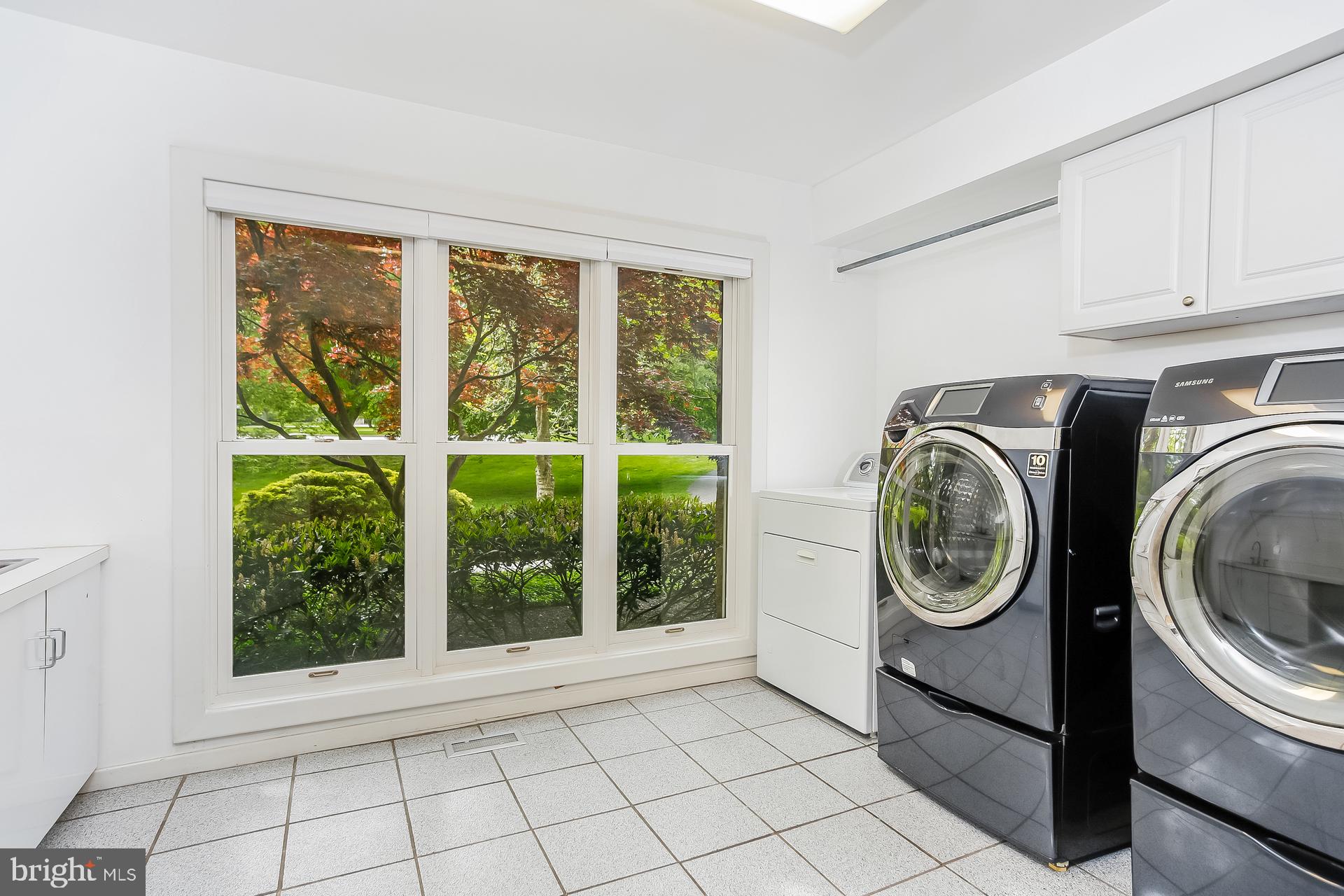 2 East Spring Oak Circle Oak Circle, PA 19063 - Photo 31 of 55 Huge 1st floor laundry with utility sink