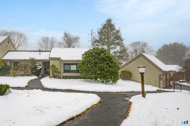 $367,900 | 859 Heritage Village, Unit B, Southbury, CT 06488