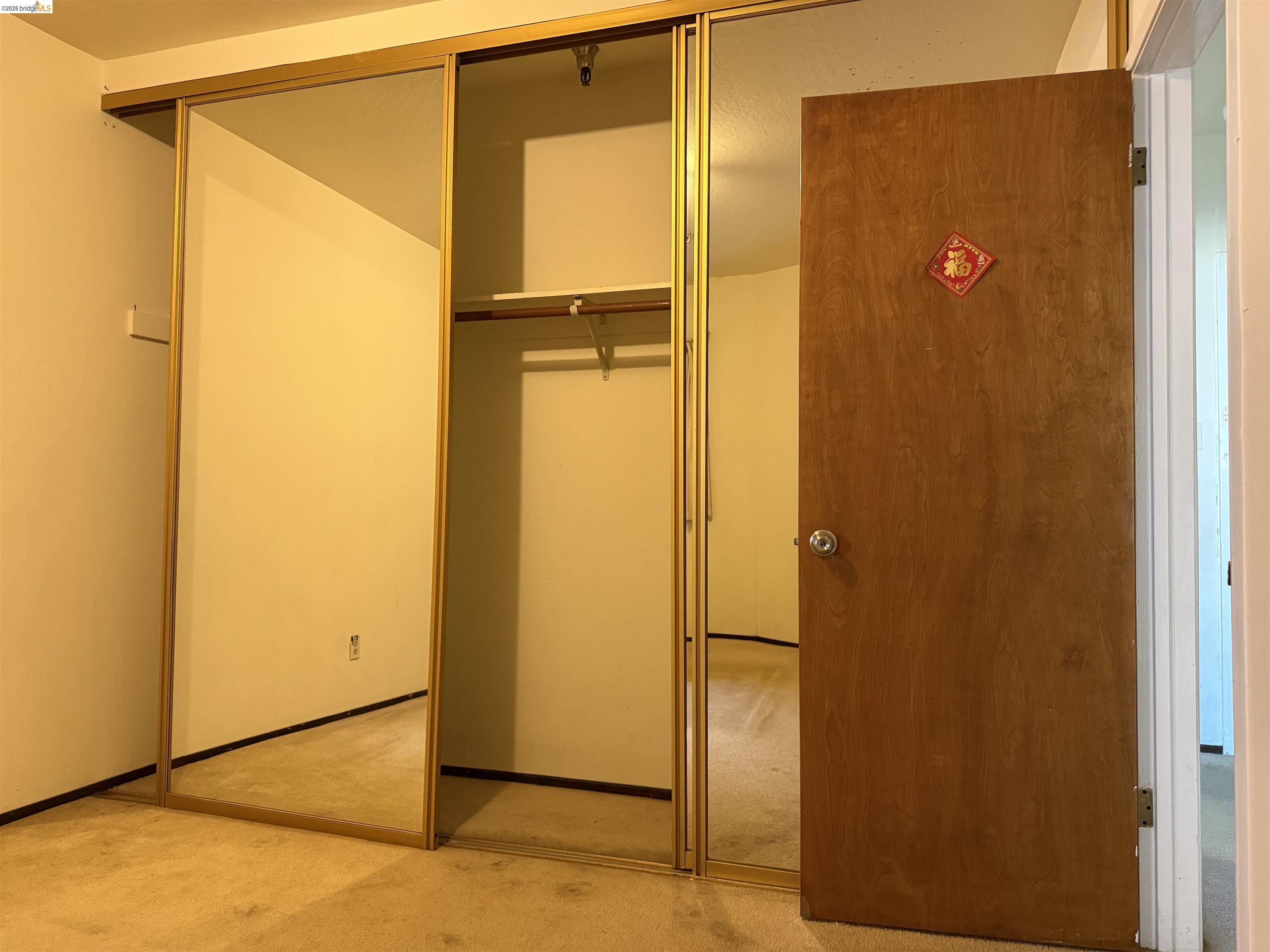 330 8th Street, Unit 3D Oakland, CA 94607 - Photo 9 of 13 View of closet