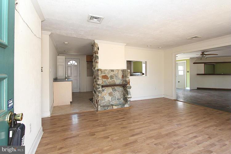 12358 Purcell Road Manassas, VA 20112 - Photo 2 of 27 Interior (General)