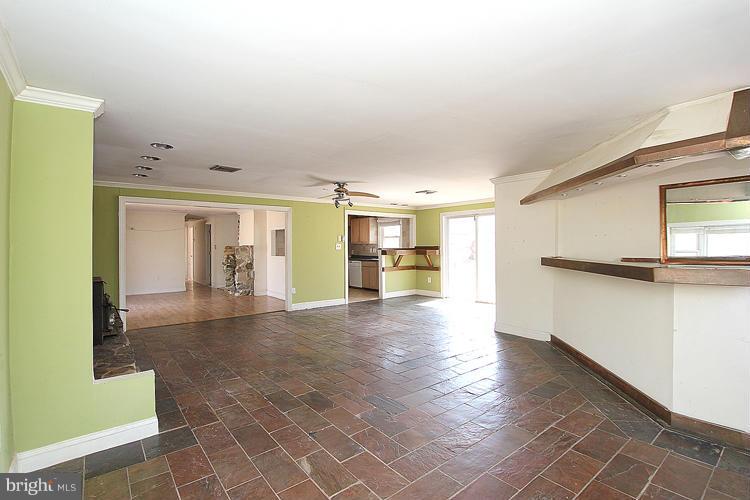 12358 Purcell Road Manassas, VA 20112 - Photo 12 of 27 Family Room