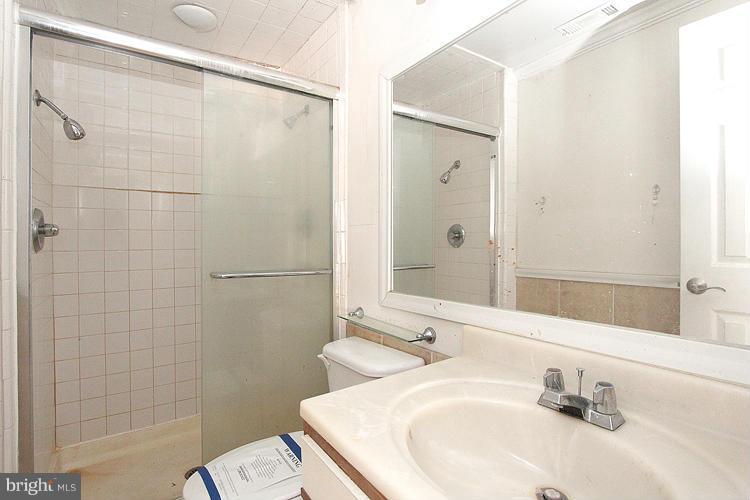 12358 Purcell Road Manassas, VA 20112 - Photo 19 of 27 Bath