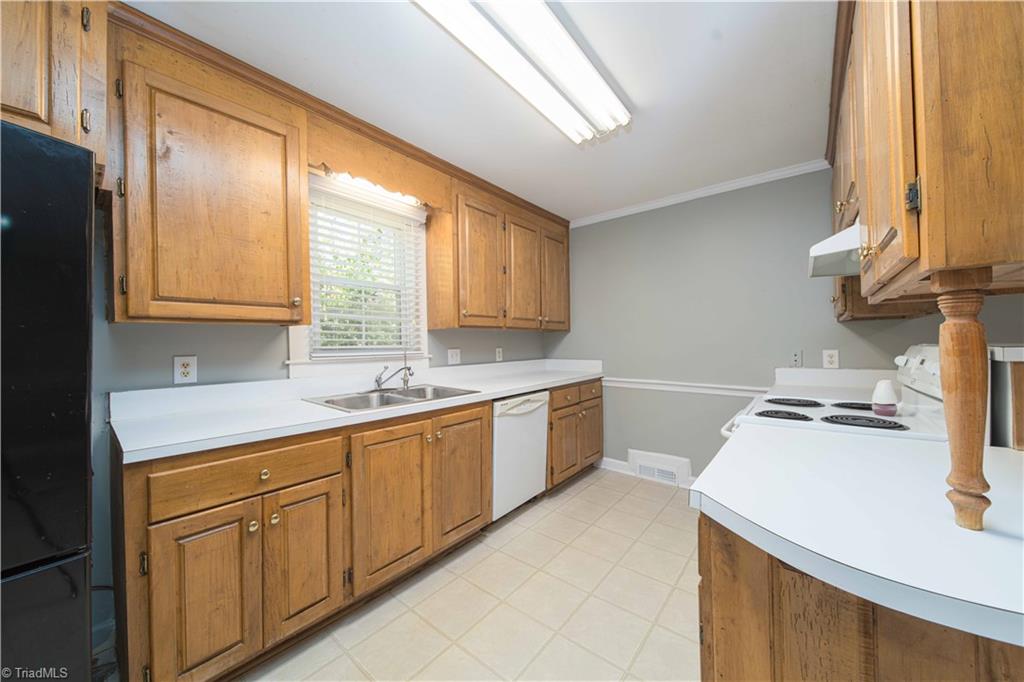 5145 Murray Road Winston-Salem, NC 27106 - Photo 8 of 30