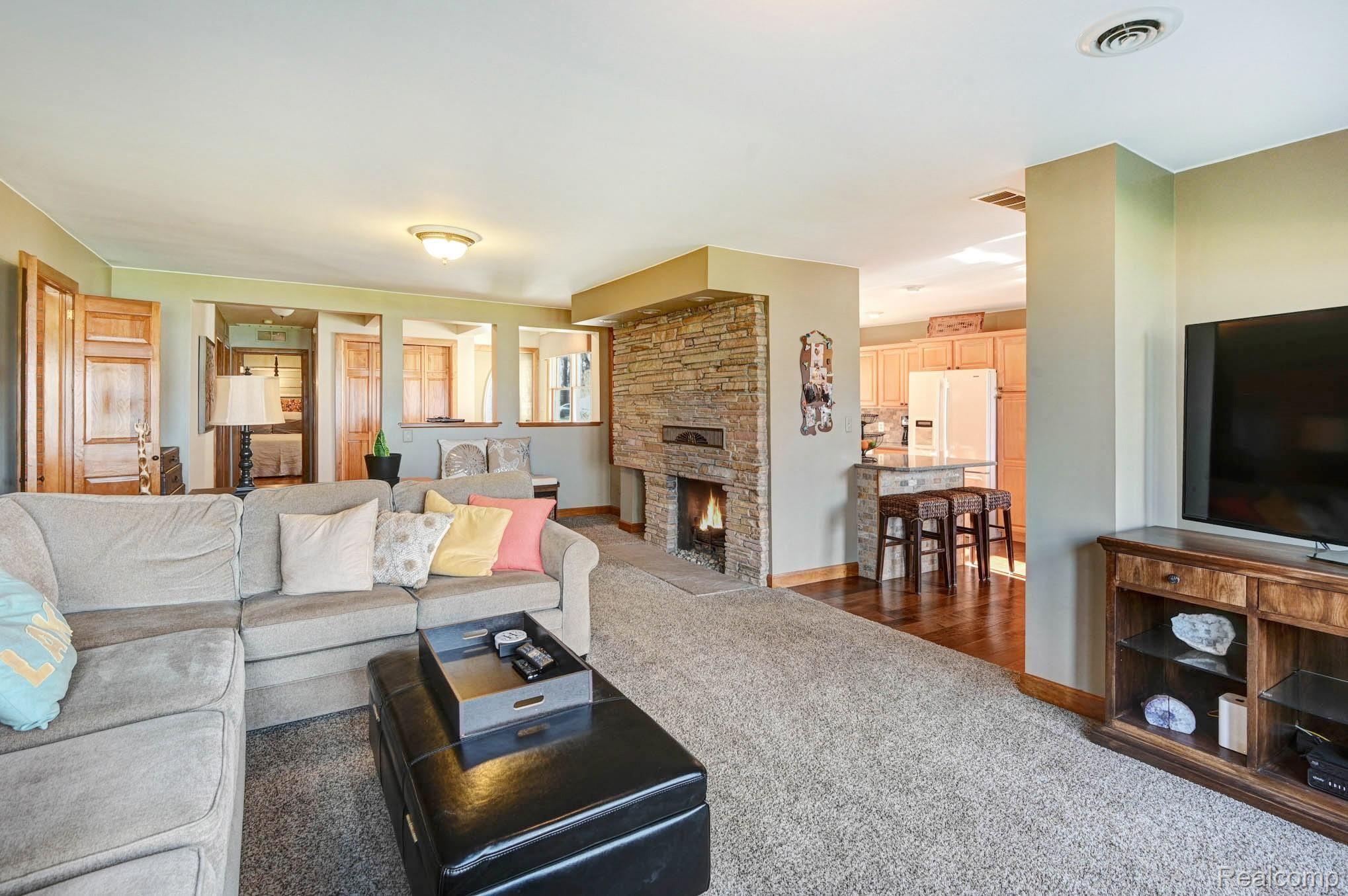12061 Read Road Fenton, MI 48430 - Photo 3 of 31 10.jpg