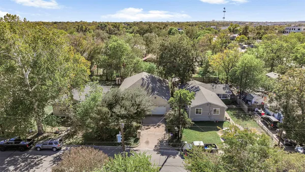 $3,000 | 409 East Austin Avenue, Round Rock, TX 78664