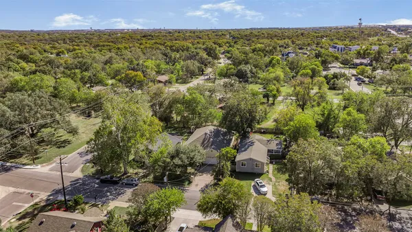 $3,000 | 409 East Austin Avenue, Round Rock, TX 78664
