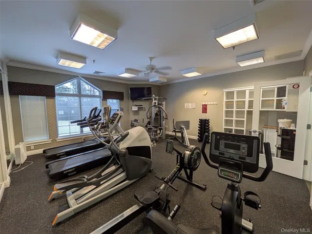 $2,300 | 100 Woodcrest Lane, Unit 102, Mount Kisco, NY 10549