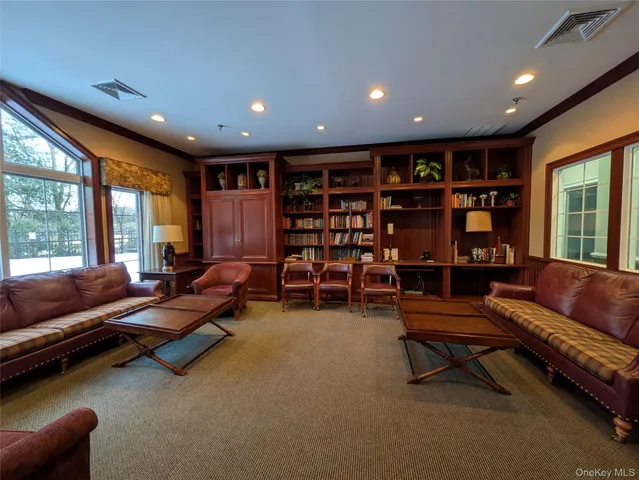 $2,300 | 100 Woodcrest Lane, Unit 102, Mount Kisco, NY 10549