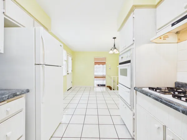 $399,900 | 9275 Clancy Drive, Des Plaines, IL 60016