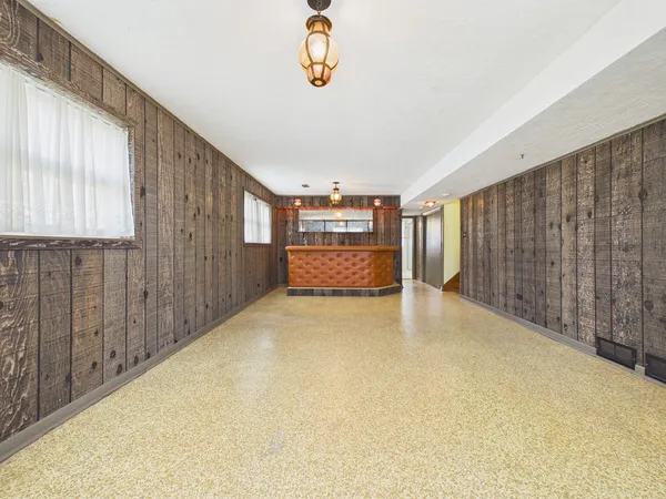 $399,900 | 9275 Clancy Drive, Des Plaines, IL 60016
