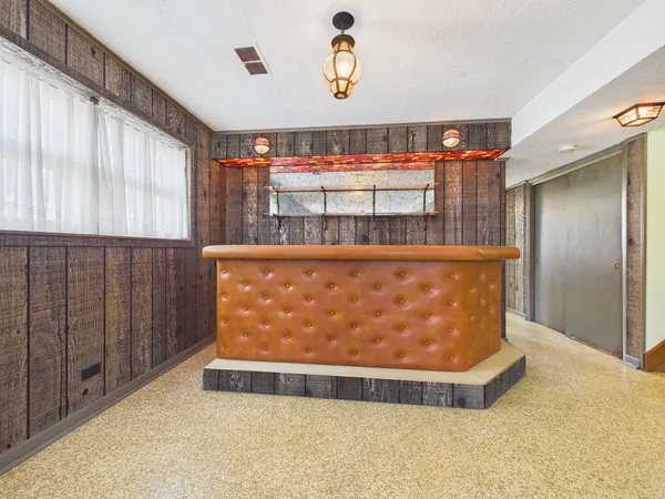 $399,900 | 9275 Clancy Drive, Des Plaines, IL 60016