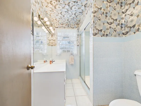 $399,900 | 9275 Clancy Drive, Des Plaines, IL 60016