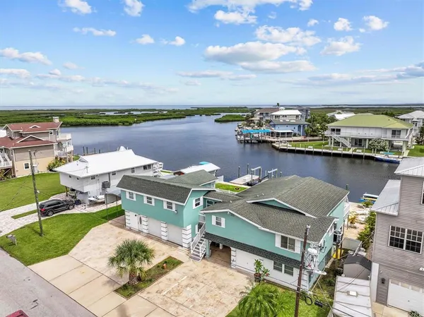$949,900 | 3337 Mangrove Drive, Hernando Beach, FL 34607