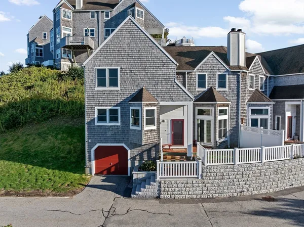 $765,000 | 1 Marina Drive, Unit 1, Hull, MA 02045