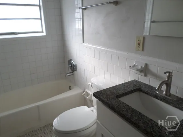 $1,600 | 2145 Louisiana Avenue, Savannah, GA 31404