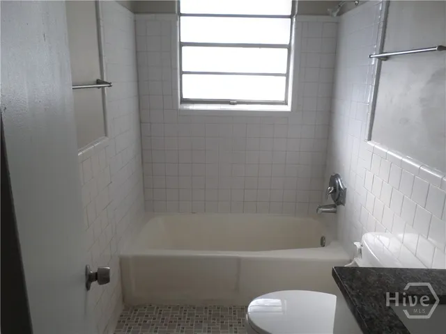 $1,600 | 2145 Louisiana Avenue, Savannah, GA 31404