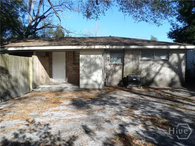 $1,600 | 2145 Louisiana Avenue, Savannah, GA 31404