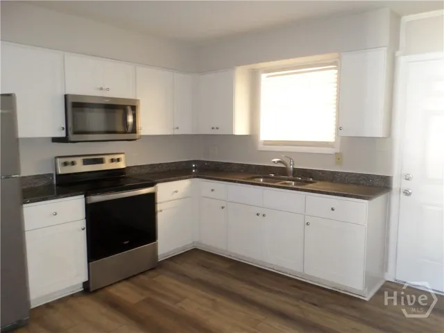 $1,600 | 2145 Louisiana Avenue, Savannah, GA 31404