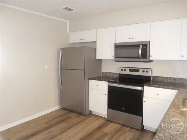 $1,600 | 2145 Louisiana Avenue, Savannah, GA 31404