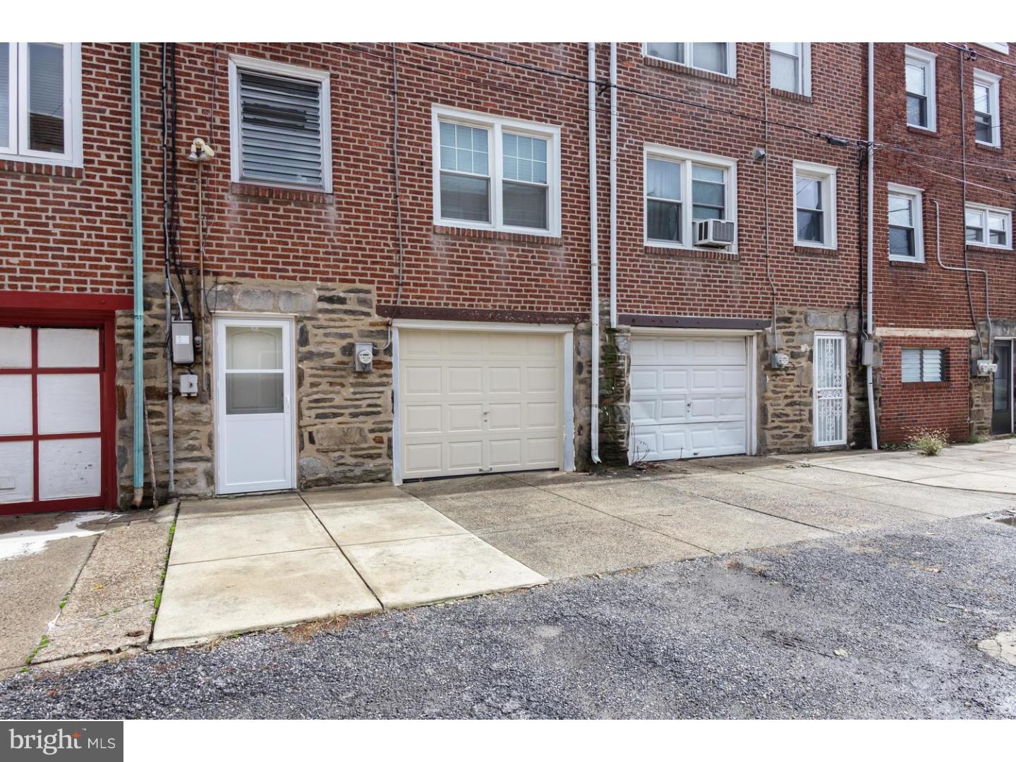 7704 Oakley Road Upper Darby, PA 19082 - Photo 3 of 22