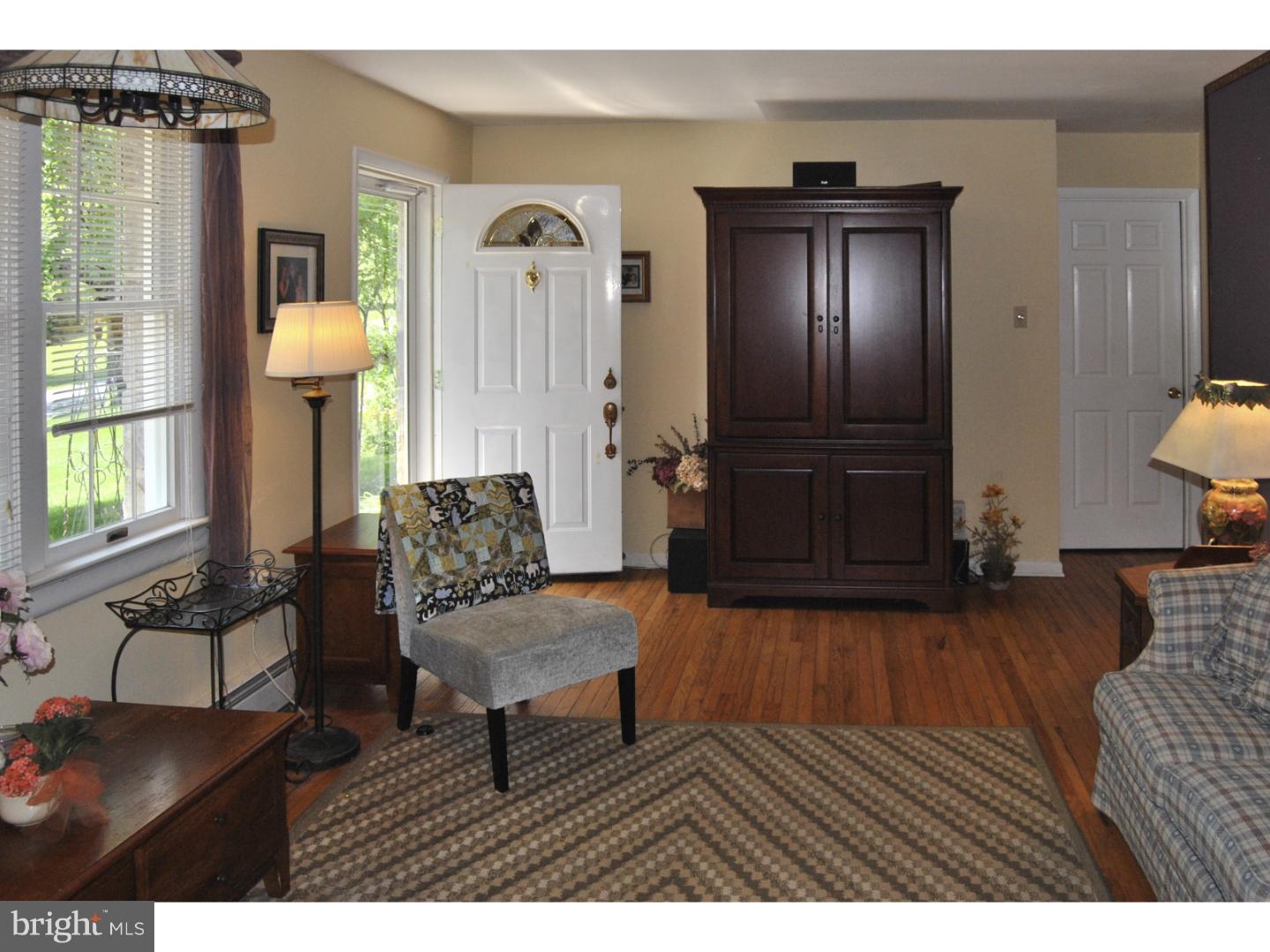 703 Mt Pleasant Road Pottstown, PA 19465 - Photo 2 of 25 Living Room