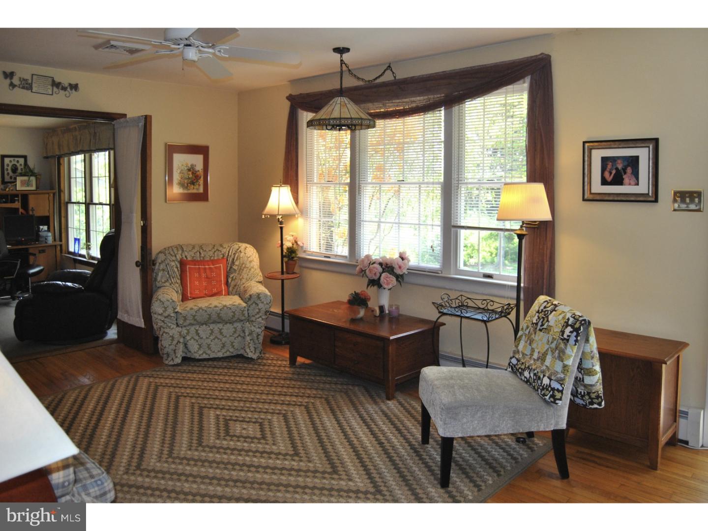 703 Mt Pleasant Road Pottstown, PA 19465 - Photo 3 of 25 Living Room