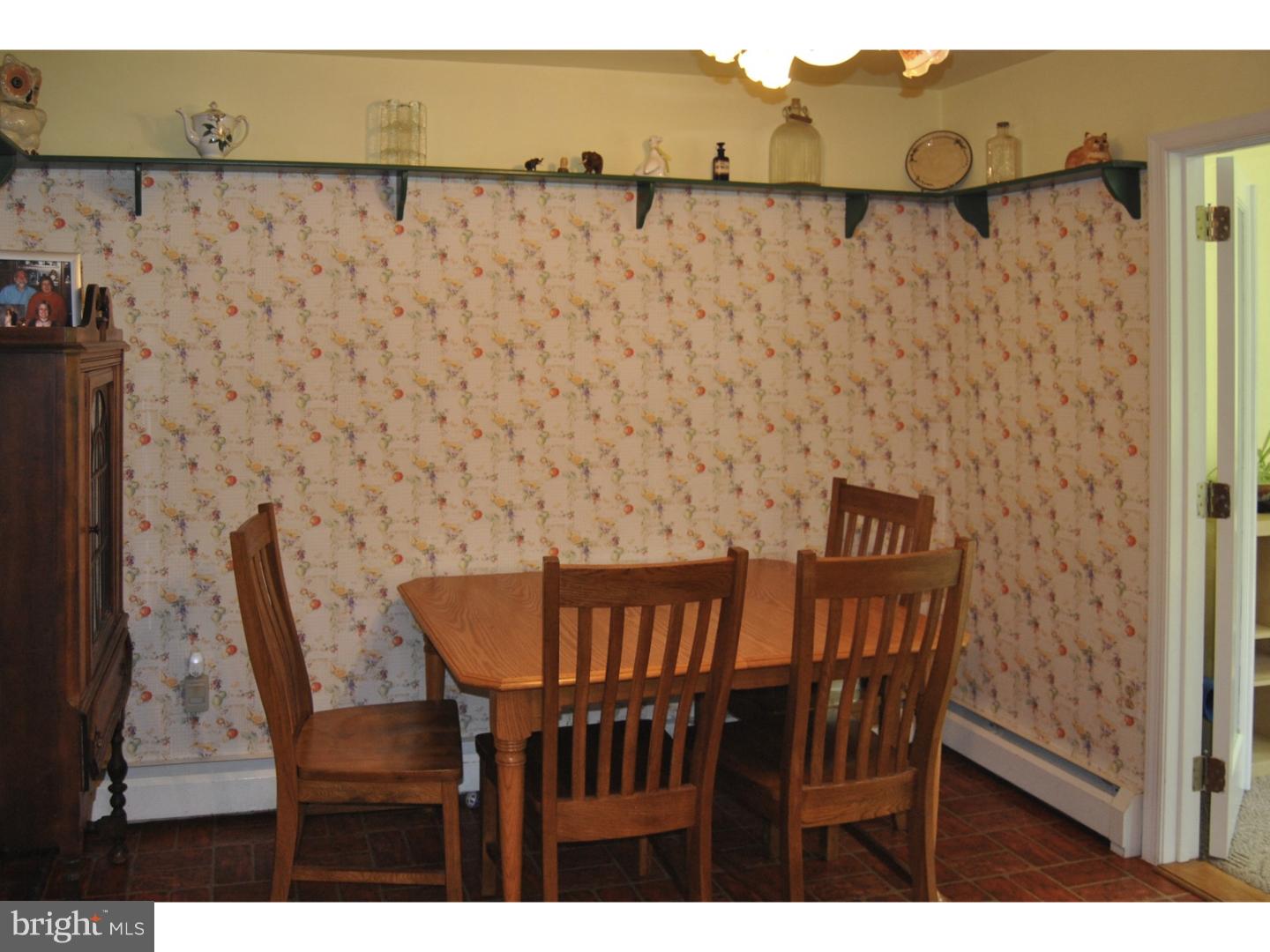 703 Mt Pleasant Road Pottstown, PA 19465 - Photo 5 of 25 Dining Room