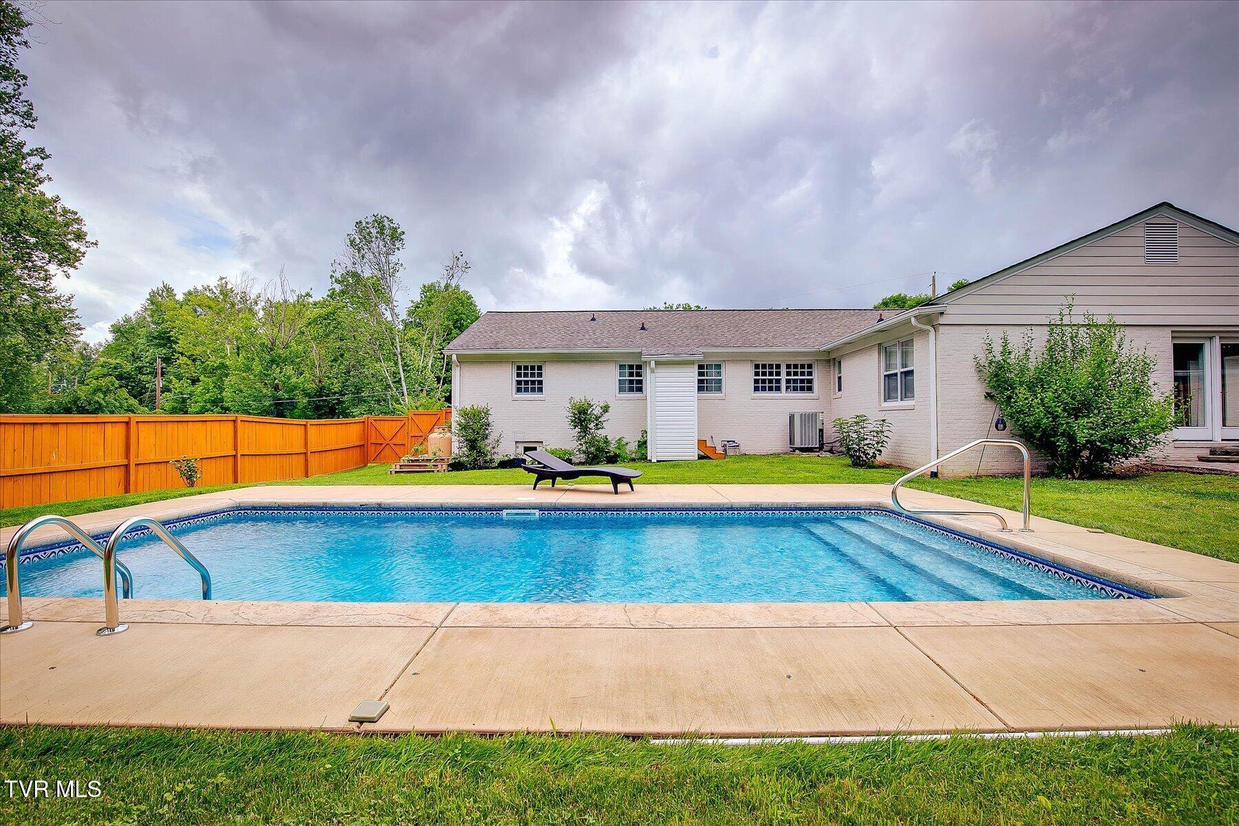 2013 Canterbury Road Kingsport, TN 37660 - Photo 49 of 49 49-2013 Canterbury Rd-49
