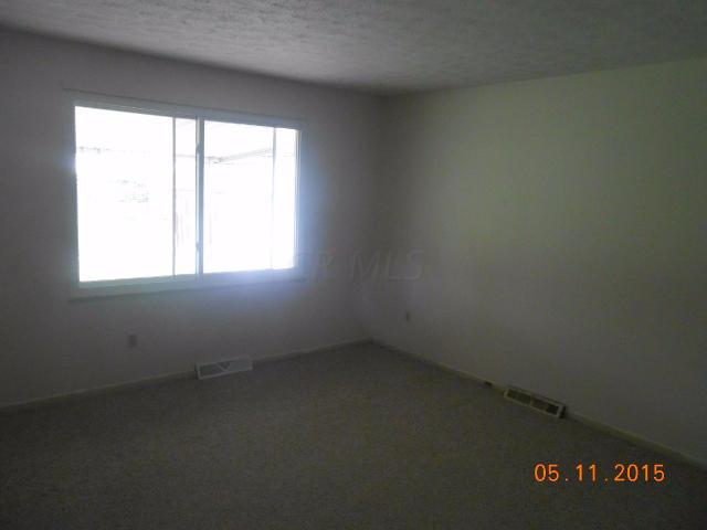 2540 Brownfield Road Columbus, OH 43232 - Photo 4 of 11