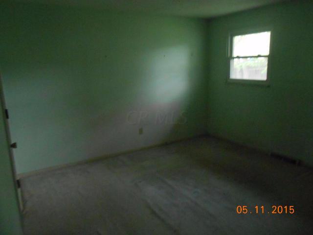 2540 Brownfield Road Columbus, OH 43232 - Photo 7 of 11