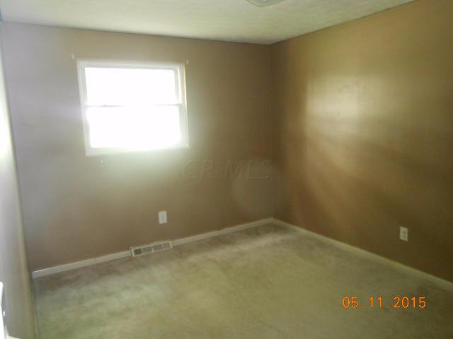 2540 Brownfield Road Columbus, OH 43232 - Photo 8 of 11