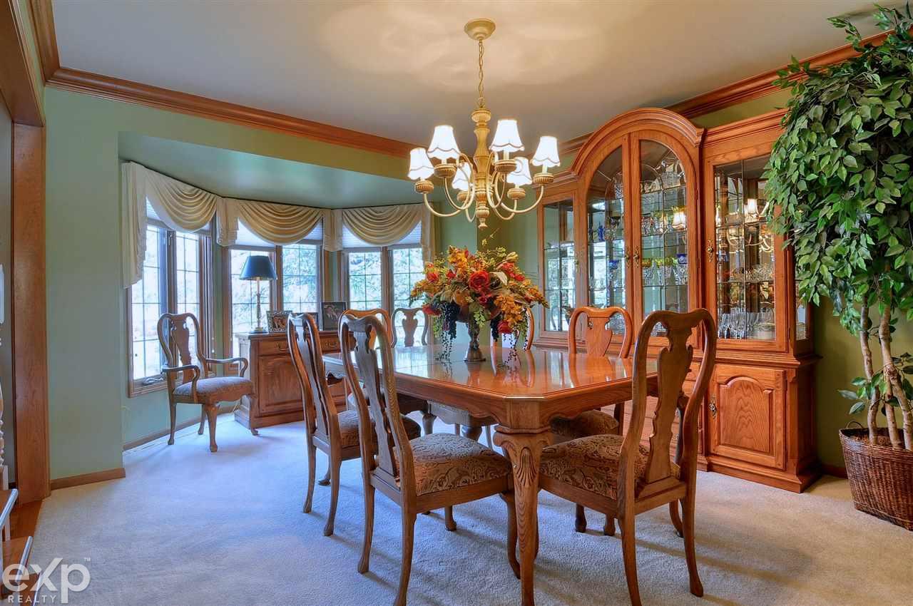 2057 Ridgefield Court Rochester Hills, MI 48306 - Photo 7 of 35