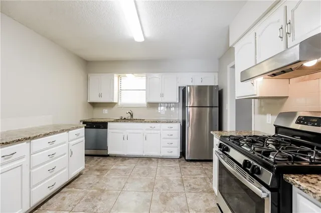 $1,795 | 1417 North Millburn Avenue, Independence, MO 64056