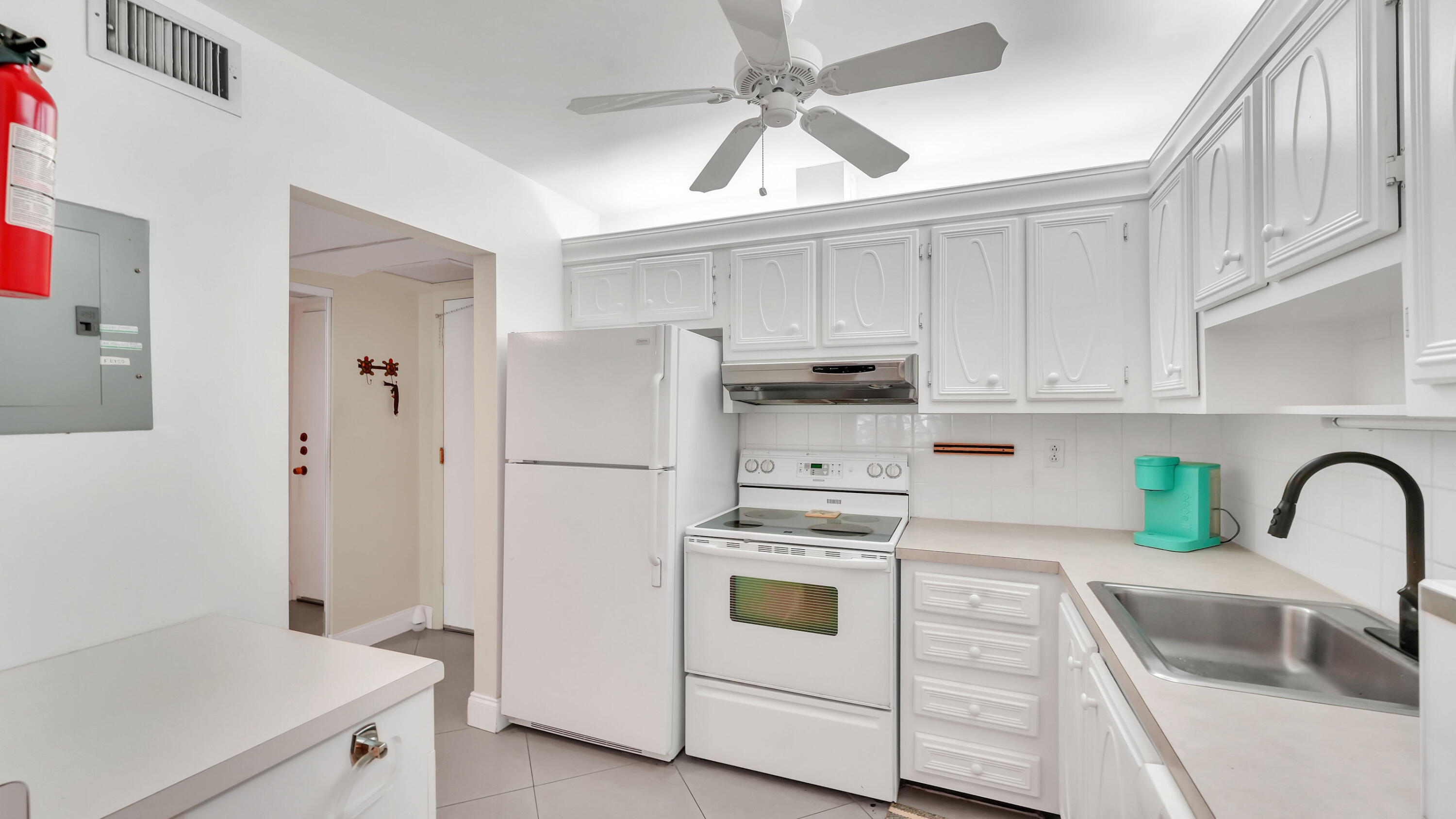 5640 Southwest 3rd Place, Unit 216 Margate, FL 33068 - Photo 21 of 41 DSC09216