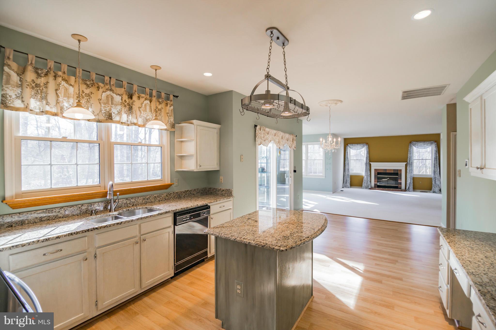 1766 Rochester Street Crofton, MD 21114 - Photo 16 of 30 Kitchen