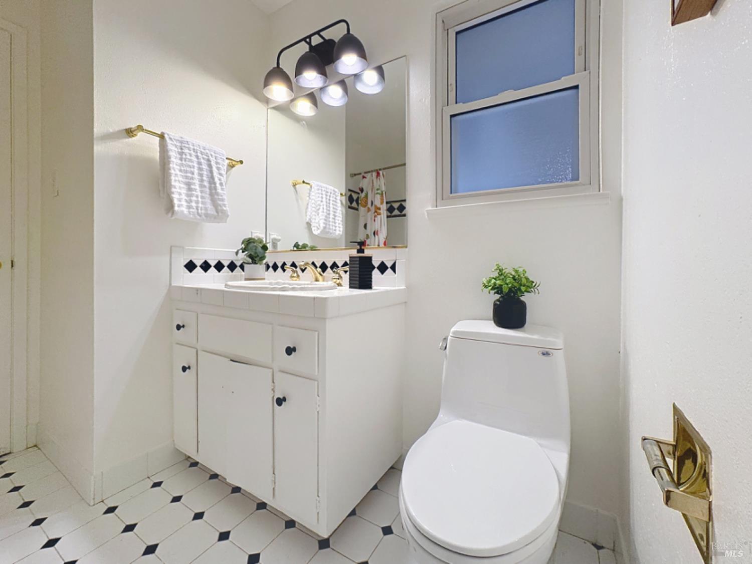 587 Tanbark Terrace San Rafael, CA 94903 - Photo 22 of 51