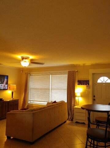 1320 West 26th Court Riviera Beach, FL 33404 - Photo 12 of 17 LIVING AND ENTRY