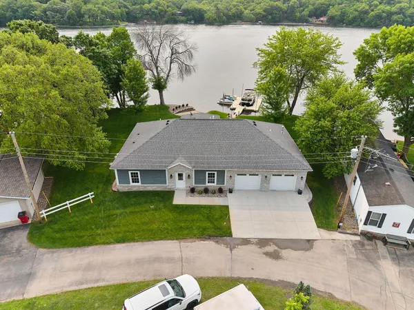 $950,000 | 56814 402nd Avenue, Mazeppa, MN 55956