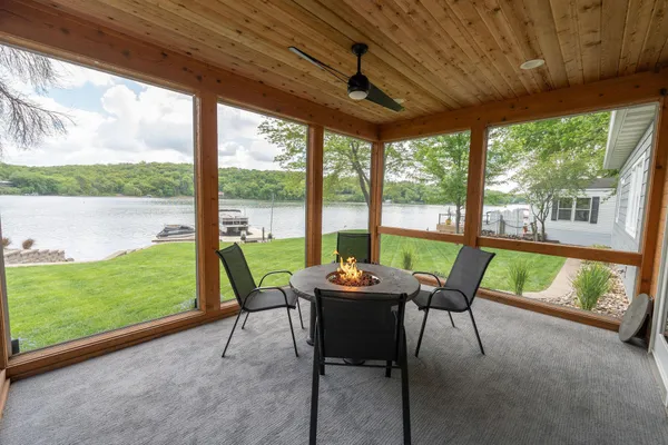 $950,000 | 56814 402nd Avenue, Mazeppa, MN 55956