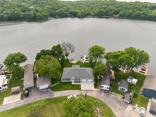 $950,000 | 56814 402nd Avenue, Mazeppa, MN 55956