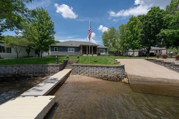 $950,000 | 56814 402nd Avenue, Mazeppa, MN 55956