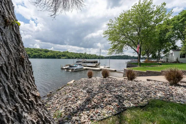 $950,000 | 56814 402nd Avenue, Mazeppa, MN 55956