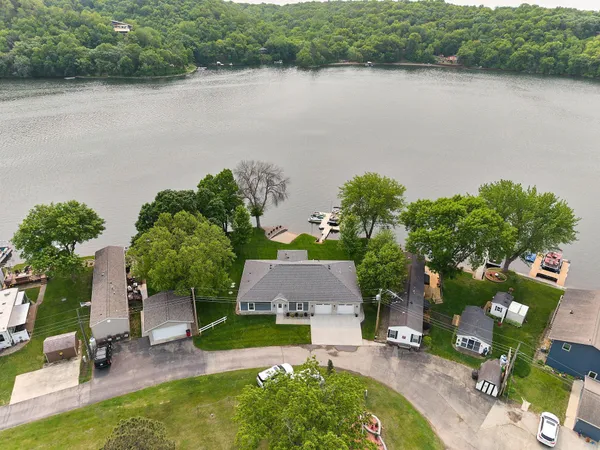 $950,000 | 56814 402nd Avenue, Mazeppa, MN 55956