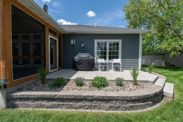 $950,000 | 56814 402nd Avenue, Mazeppa, MN 55956