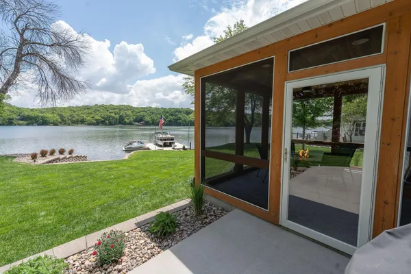 $950,000 | 56814 402nd Avenue, Mazeppa, MN 55956