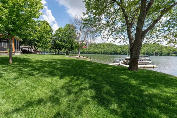 $950,000 | 56814 402nd Avenue, Mazeppa, MN 55956